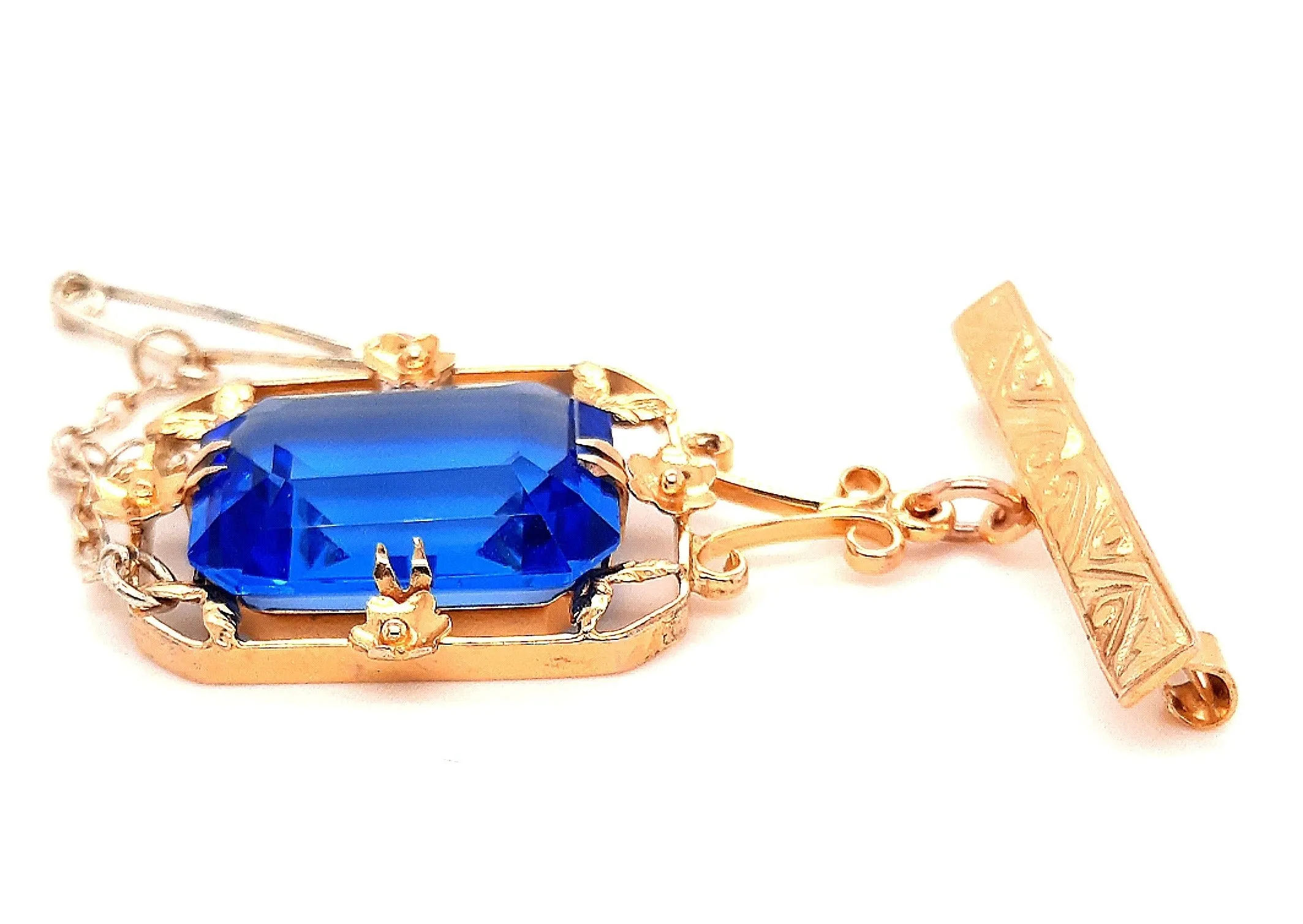 9ct Yellow Gold Engraved Bar Brooch with 11.35ct Spinel