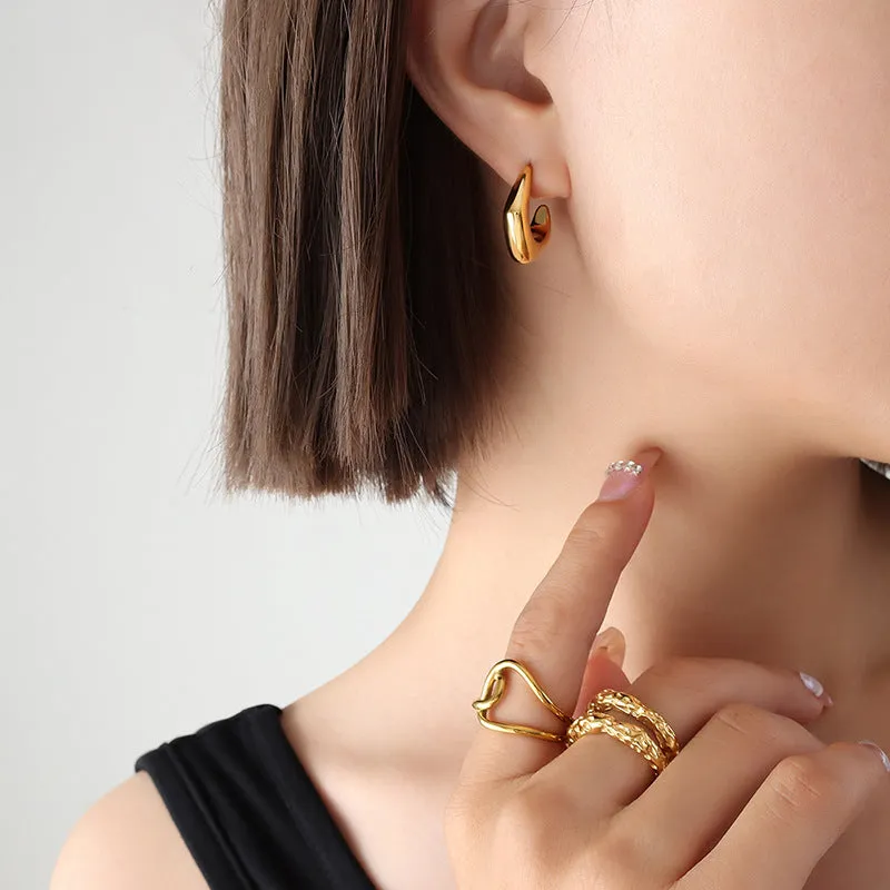 C-Shaped Copper Stud Earrings: Unique Hong Kong Style with a Touch of Elegance