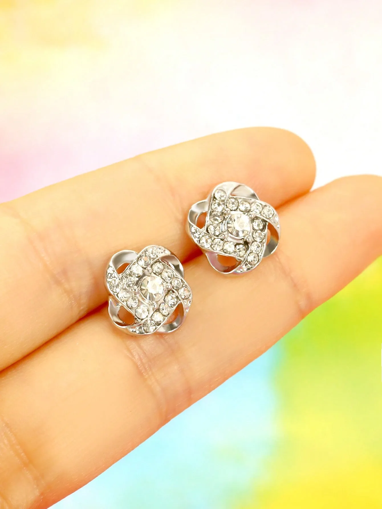 High-end & Unique Design Clover Shaped Stud Earrings for Women